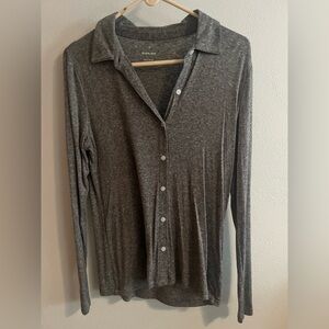 Everlane The Must Have Shirt in Butterluxe